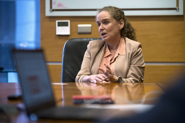 Presidenta de la bolsa de Perú y retiro de fondos: "dio la sensación de que el Congreso peruano hace lo que se le da la gana"