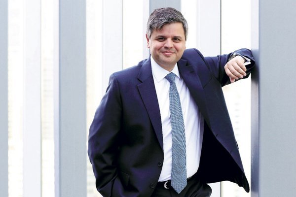 CEO de Itaú sale a explicar al mercado la pérdida contable de casi US$ 1.000 millones: "No afecta la liquidez"