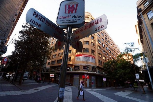 <p>Economistas consultados por el Central aplican drástico ajuste a sus expectativas de PIB este año, sincerando el duro golpe de la pandemia</p>