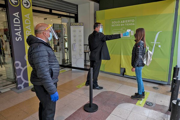 La empresa dijo que, desde el inicio de la pandemia, ni la Dirección del Trabajo n i la Seremi de Salud le han cursado multas por incumplimiento laboral o de salubridad. Foto: Agencia Uno