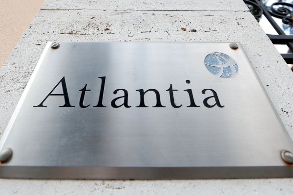 Atlantia corría el riesgo de perder la licencia de operación en gran parte de Italia. Foto: Bloomberg