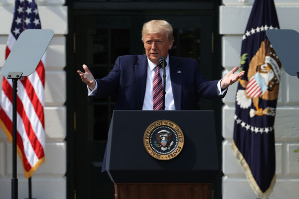 El nuevo plan de la administración Trump quiere destinar US$ 1 billón al retorno a las escuelas y trabajos y al desarrollo de una vacuna. Foto: Reuters