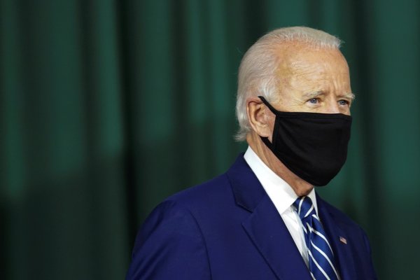 Biden presenta plan para invertir US$ 775 mil millones en diez años con foco en el cuidado de niños y adultos mayores