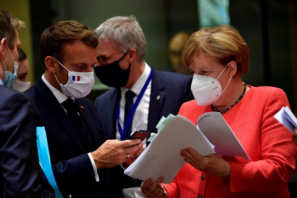 La Unión Europea acuerda un "histórico" plan de recuperación para su economía