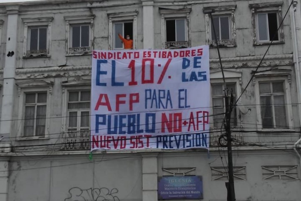 <p>Portuarios volverán a paralizar actividades a nivel nacional en favor del retiro del 10% de las AFP</p>