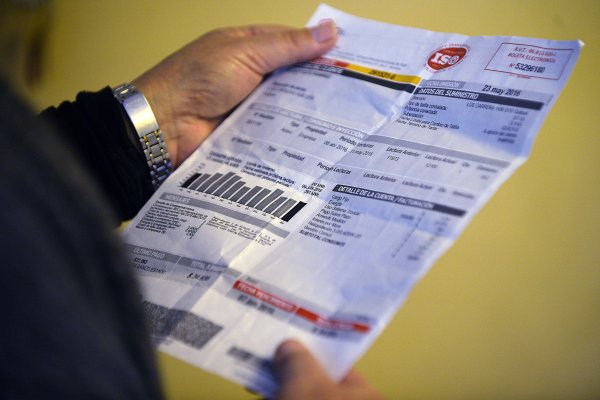 SEC formula cargos contra cinco eléctricas por error en proceso de facturación