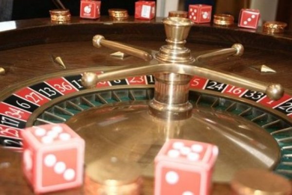 Senadores entran al debate por licitación de casinos de juego y ofician al ministro de Hacienda