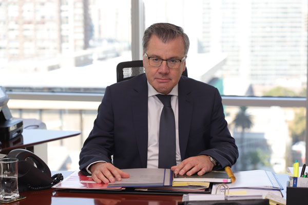 En medio de creciente expectación por retiro, regulador flexibiliza límites de inversión de AFP
