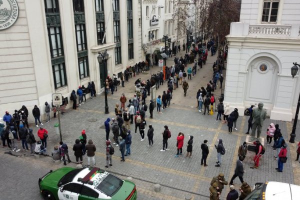 Largas filas en sucursal de AFP.