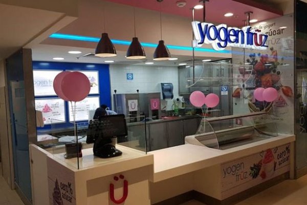 Fruzco desarrolla canales de distribución directa para productos como Yogen Früz y Mr. Pretzel