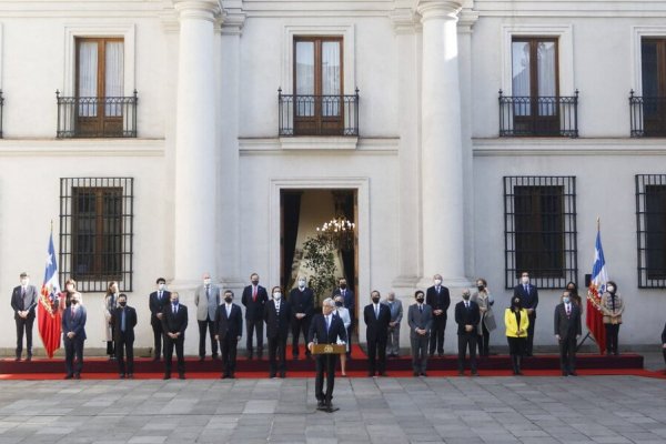<p>Piñera cambia seis ministros, ajusta equipo político y traza ruta para próximos 20 meses</p>