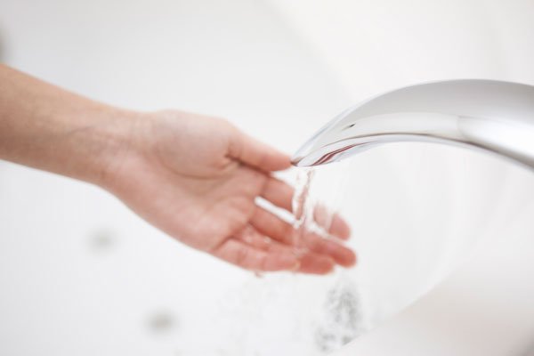 Gigante española parte la operación de cuatro sanitarias en Santiago y Antofagasta