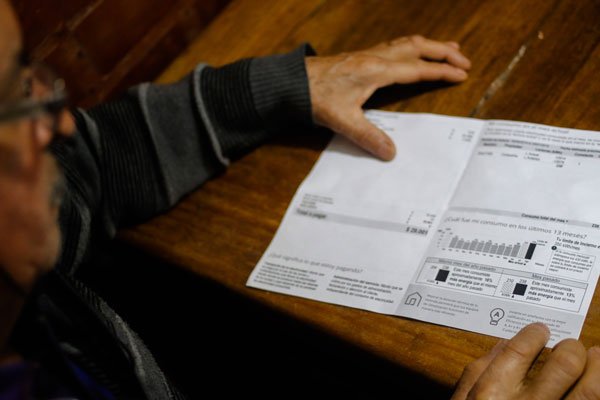 <p>Ministerio de Energía elimina medición de "hora punta" y suspende límite de invierno por agosto y septiembre</p>