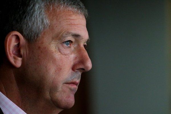 La elección de la ANFP entrampa la salida de Carlos Heller de la U