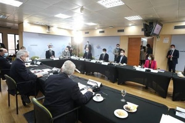 <p>Piñera y ministros coordinan puesta en marcha de plan de desconfinamiento “Paso a Paso”</p>