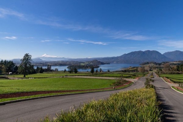 SMA sanciona a inmobiliaria que construye polémico proyecto en lago Panguipulli