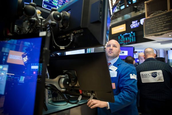 Bolsas globales mantienen optimismo a la espera del paquete de estímulo estadounidense y resultados empresariales