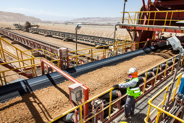 Codelco reactiva fallida licitación por megadesaladora con cambio en consorcio ganador
