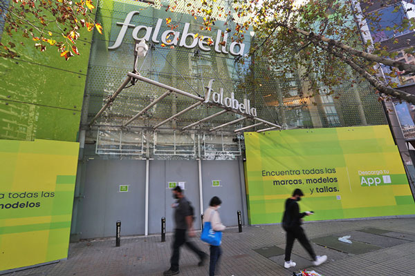 Falabella rechaza conciliación con uno de sus sindicatos: confía en su “correcto actuar”