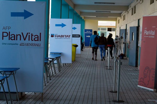 Efecto 10%: Confianza en las AFP llega a su registro más alto desde 2016