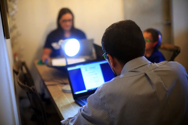 <p>La DT señaló los temas que fiscalizará en relación a esta modalidad de trabajo. Foto: Agencia Uno </p>