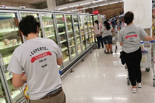 Cencosud reconoció que en e-commerce debía avanzar más rápido, por lo que se asoció con Cornershop. Foto: Agencia Uno