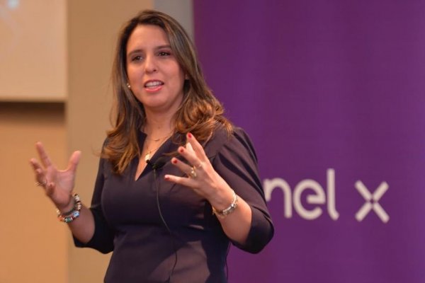 Karla Zapata es premiada como Ejecutiva del Año