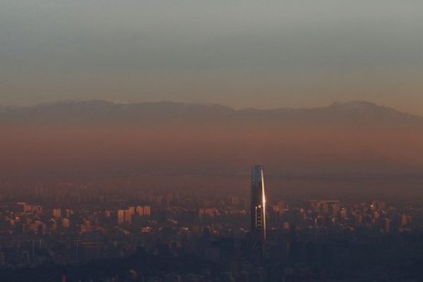 ¿Signos de mayor actividad? Contaminación en Santiago aumenta en agosto en línea con el desconfinamiento
