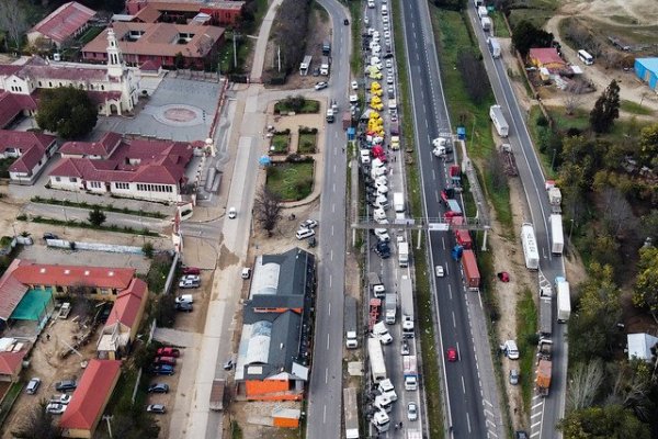 Parlamentarios instan al presidente Piñera a ejercer sus atribuciones para frenar el paro de camioneros