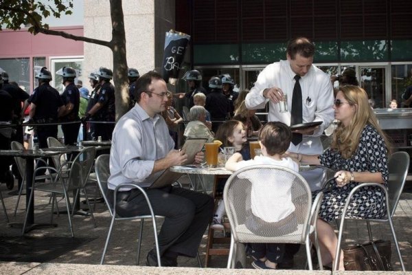 Restaurante en EEUU. Foto Reuters.