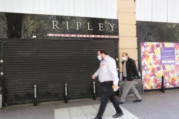 Ingresos de Ripley decayeron 52,6% en el periodo.