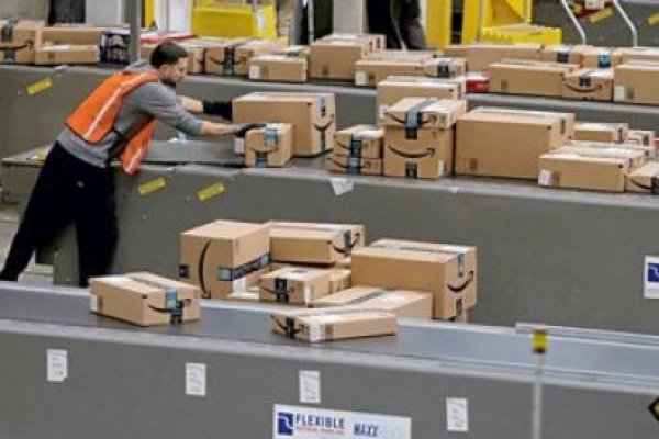 Amazon toma contacto con operadores de malls para ver opciones para instalarse en Chile