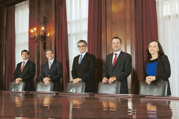 En la reunión de ayer, la decisión se tomó por la unanimidad de los consejeros.