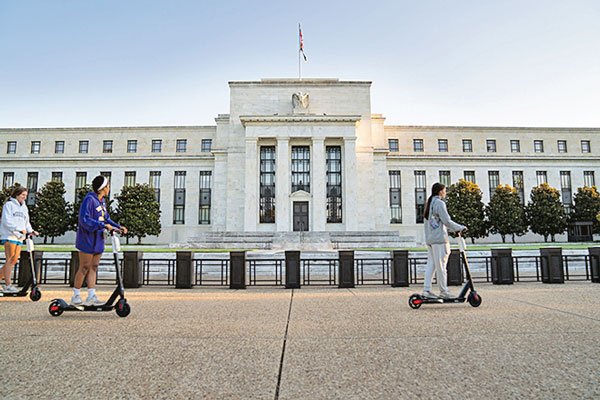 Actividad empresarial en Estados Unidos creció modestamente, dice el Libro Beige de la Fed