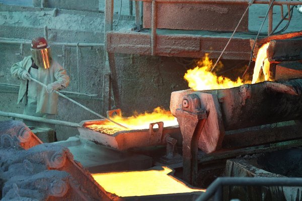 Cobre profundiza corrección ante mejores perspectivas de producción