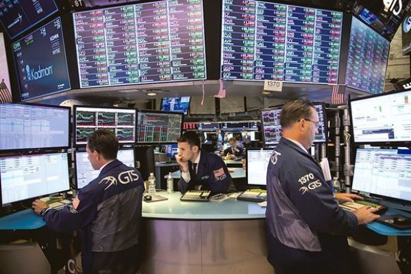 Wall Street se pega un fuerte tropezón con la corrección de las tecnológicas y el llamado "índice del miedo" salta casi 30%