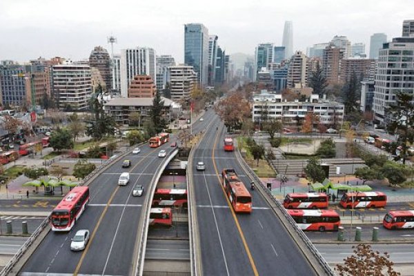 Cambiar la forma de pago por kilómetros permitiría mejorar la calidad del exTransantiago