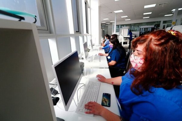 <p>La mitad de las mujeres en edad de trabajar en la Metropolitana se encuentran inactivas</p>