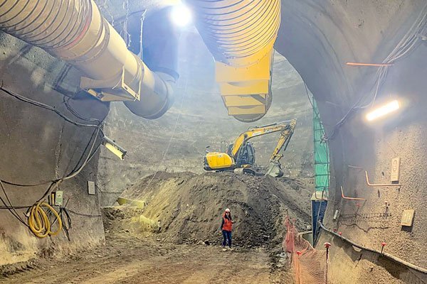 Crisis profundiza impacto en construcción: empresa pide su quiebra y otra solicita reorganización