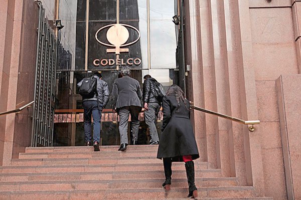 Justicia de primera instancia dirime conflicto entre Codelco y Contraloría por facultades fiscalizadoras