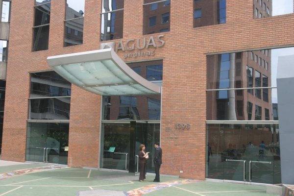Acción de Aguas Andinas opera al alza tras llegar a acuerdo para salir de la propiedad de Essal