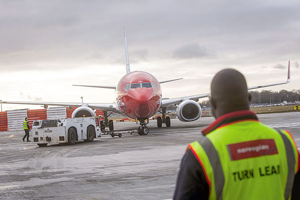 Varias aerolíneas han cerrado rutas al país trasandino. Foto: Bloomberg