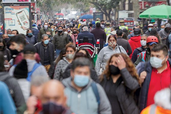 Las multas van entre las 2.000 y 2.500 UF. Foto: Agencia Uno