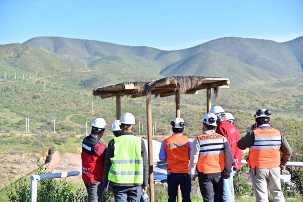 El ministro de Minería fue hasta la faena. Fotos: Ministerio de Minería