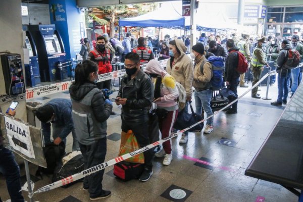 <p>Masiva salida de santiaguinos por Fiestas Patrias</p>