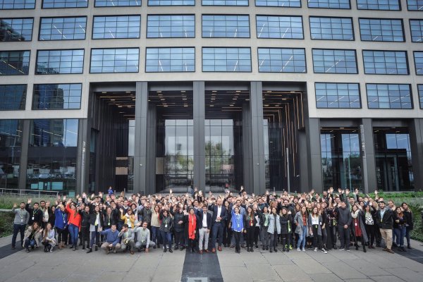 El año pasado, en junio, cuando se mudaron a sus nuevas oficinas en la misma torre donde está Mercado Libre.