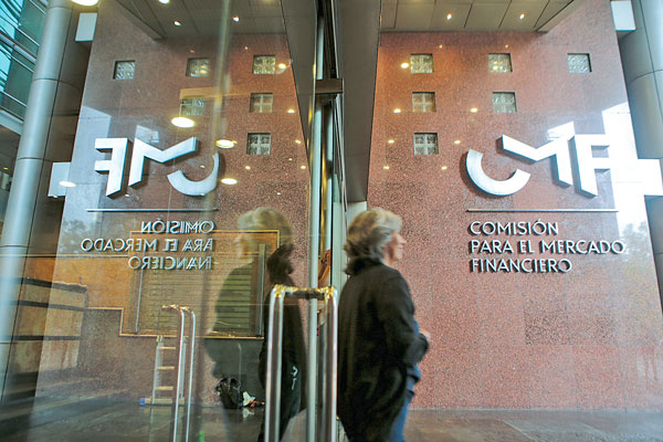 La CMF se encuentra recabando antecedentes sobre el vínculo de la banca chilena con FinCEN. Foto: Rodolfo Jara