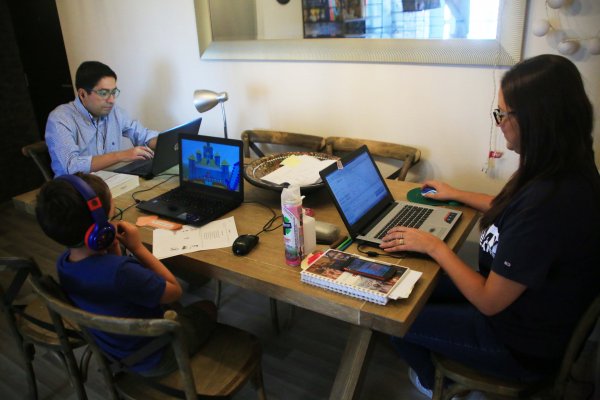 ¿Qué pasa si me accidento en mi hogar? Los lineamientos que emitió la Suseso para el teletrabajo
