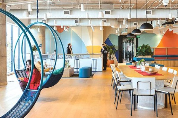 WeWork se suma a la lista de empresas que reducen operaciones en el país