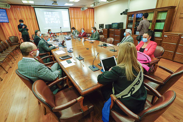 Por cerca de tres horas, la comisión de Constitución discutió una serie de medidas que buscan un segundo rescate de los ahorros. Foto: Agencia Uno